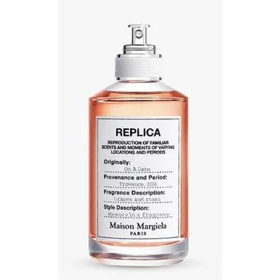 Parfum Maison Margiela Replica On a Date 30ml cu 3 mostre